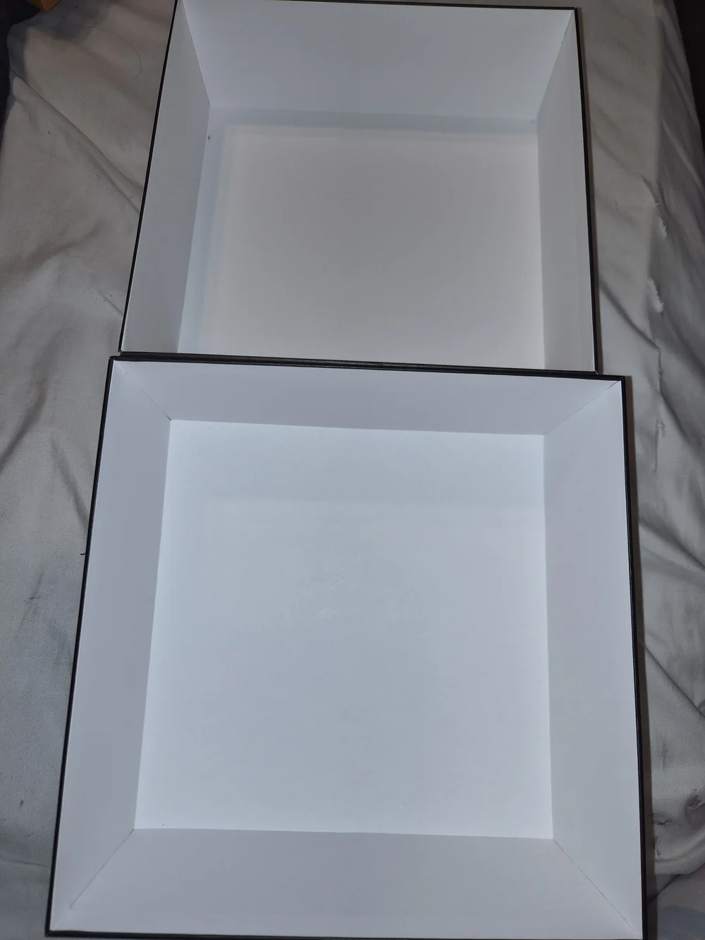 ​Chanel Signature Box 8.25